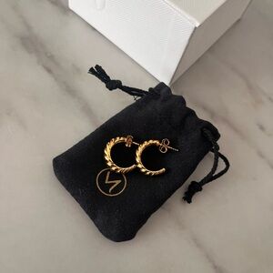 Mejuri Croissant Dome Hoops